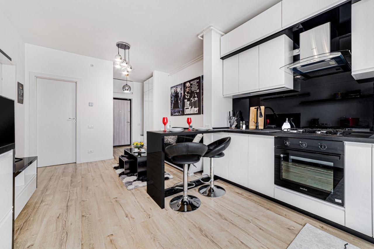 Ari Cinema Apartament With 2M Videoproiector Apartment Arad Bagian luar foto
