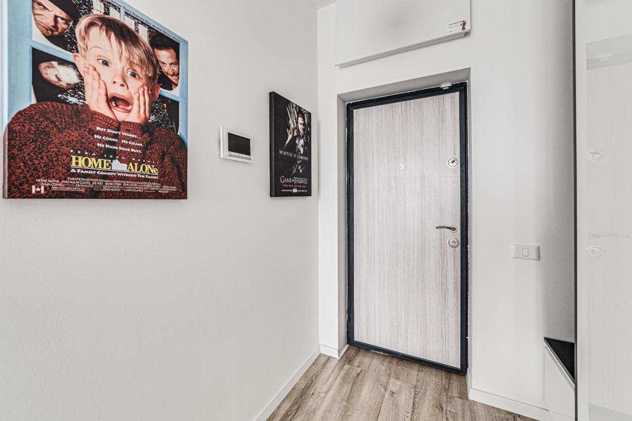 Ari Cinema Apartament With 2M Videoproiector Apartment Arad Bagian luar foto